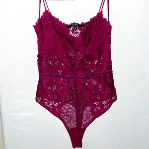 Maroon laced guess bodysuit